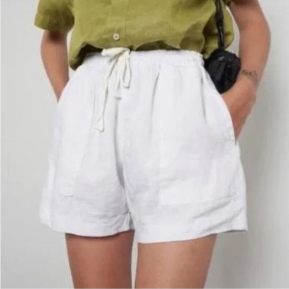 Tommy Bahama Women's White Linen Shorts Size 6 - 51614